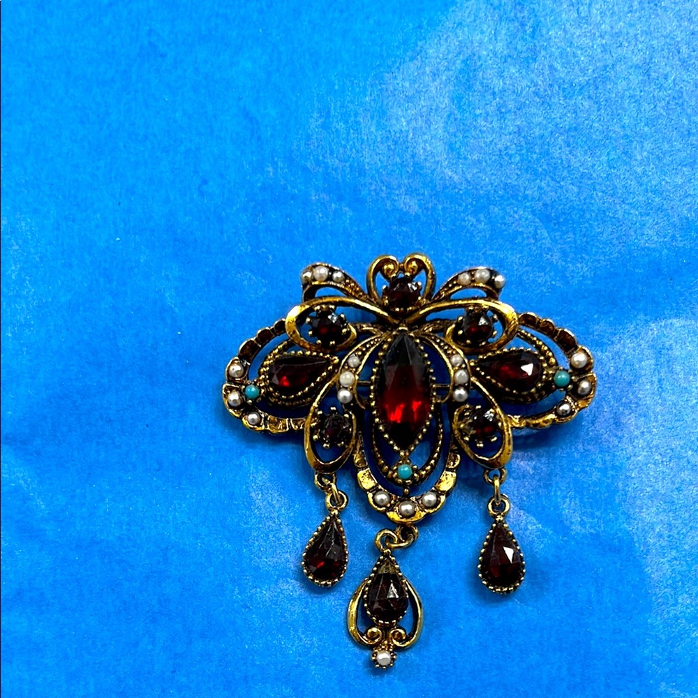 Retro Victorian Brooch by ART sold in 1960’s